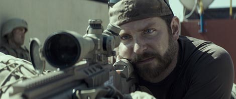Snajperist (American Sniper), red. Clint Eastwood