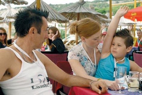 Atomski zdesna, red. Srđan Dragojević