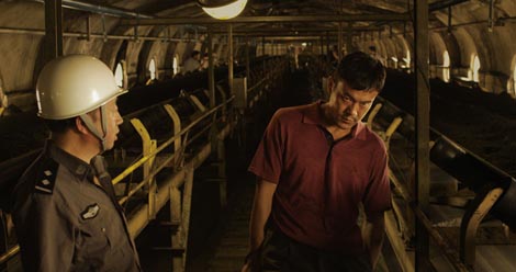 Crni ugljen, tanki led (Bai Ri Yan Huo), red. Diao Yinan