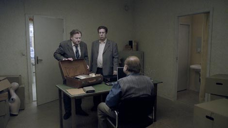 Golub sjedi na grani i promišlja egzistenciju (En duva satt på en gren och funderade på tillvaron), red. Roy Andersson