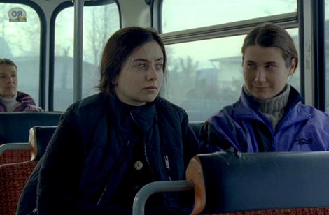 Iza brda (Dupa dealuri), red. Cristian Mungiu