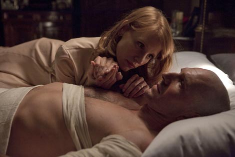 Koriolan (Coriolanus), red. Ralph Fiennes