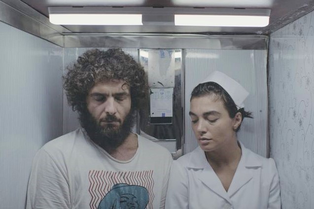 <em>Kritična zona</em> (<em>Mantagheye bohrani</em>), red. Ali Ahmadzadeh, Njemačka, Iran, 2023.