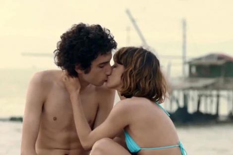 Patnje mladog Ede (Short Skin – I dolori del giovane Edo), red. Duccio Chiarini