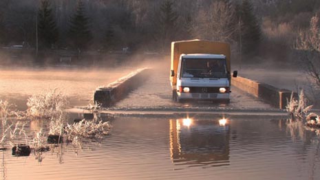 Poplava, red.  Goran Dević