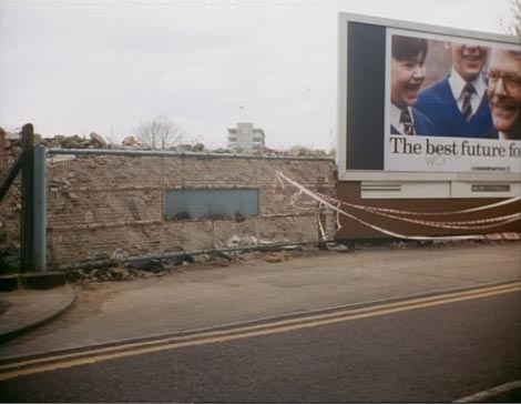 Robinzon u ruševinama (Robinson in Ruins), red. Patrick Keiller