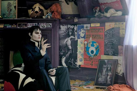 Sjene tame (Dark Shadows), red. Tim Burton