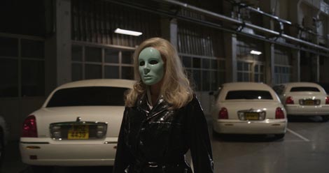 Sveti motori (Holy Motors), red. Leos Carax