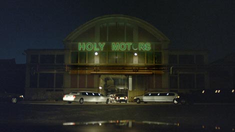 Sveti motori (Holy Motors), red. Leos Carax