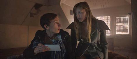 To dolazi (It Follows), red. David Robert Mitchell